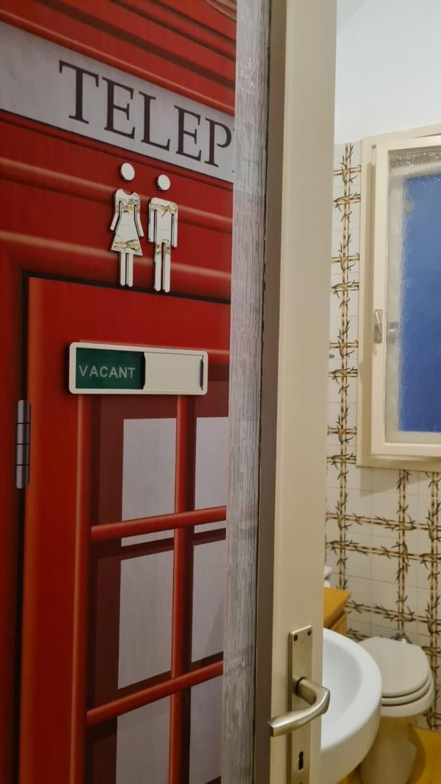 Dock Bay Lodge Hostello トリエステ エクステリア 写真